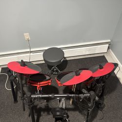 Alesis Nitro Max 8-Piece Electronic Drum Set