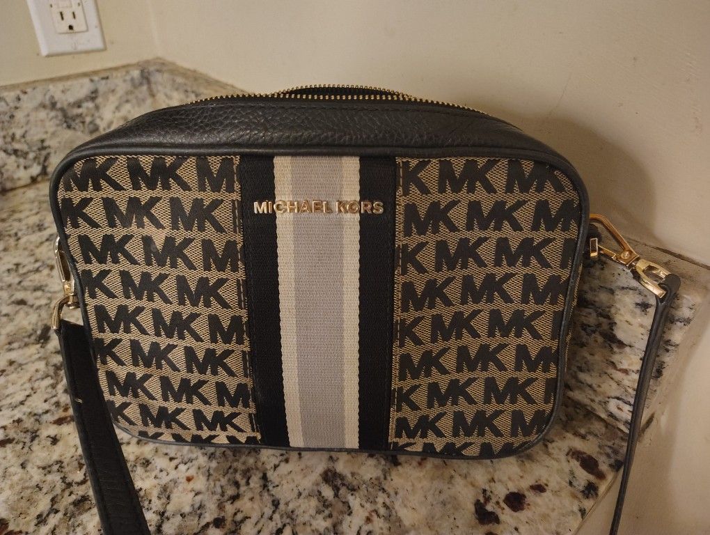 Michael Kors Crossbody Bag
