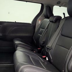 Black Seats 2nd 3rd Row Toyota Sienna  2015