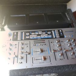 Numark AVMO2 