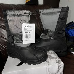 KIDS SIZE 6 Snow Rain Boots New Women 8