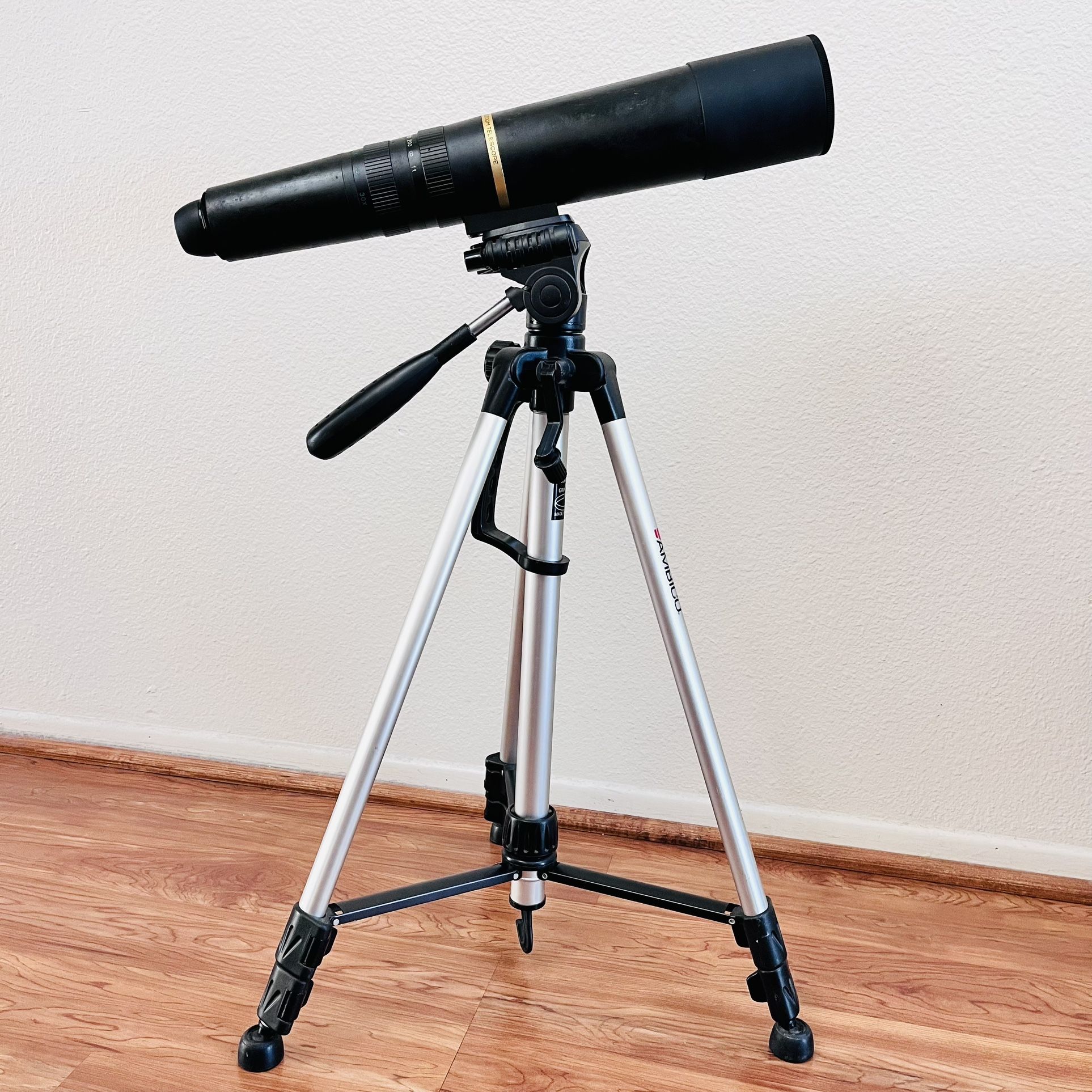 BAUSCH & LOMB 15-60x60mm Zoom Spotting Scope Discoverer w/AMBICO Tripod 61in