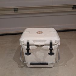 20 Qt Ice Chest 