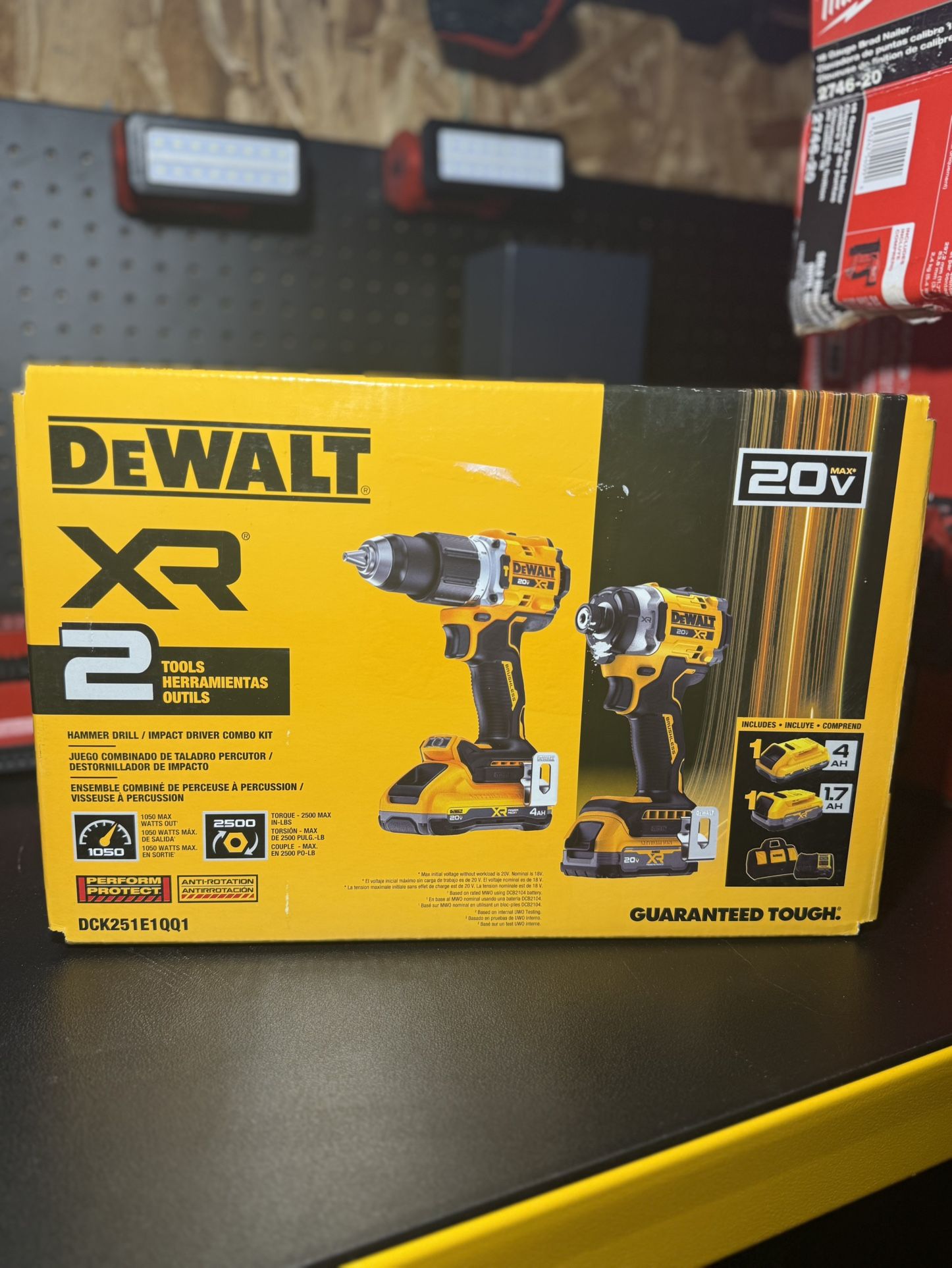 DeWalt XR 20v Hammer Drill & Impact Driver Combo Kit