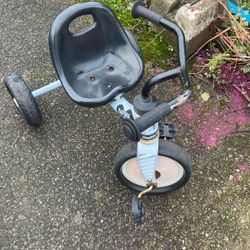 Tricycle Price 10$. Pick Up. E.  72.  and Grand View.  E.  Tacoma 