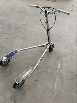 Tri-scooter