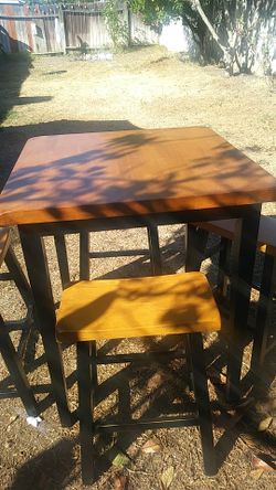 Table and 4 stools