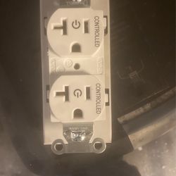 Hubbell Duplex Receptacle 20 Amp Commercial Grade Controlled