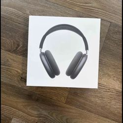 Apple AirPod Maxes Over-ear Wireless Headphones - Space Grey