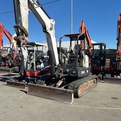 MINI EXCAVATOR 10K 10,000 LBS MINI EX WITH FREE BUCKET - BOBCAT E45
