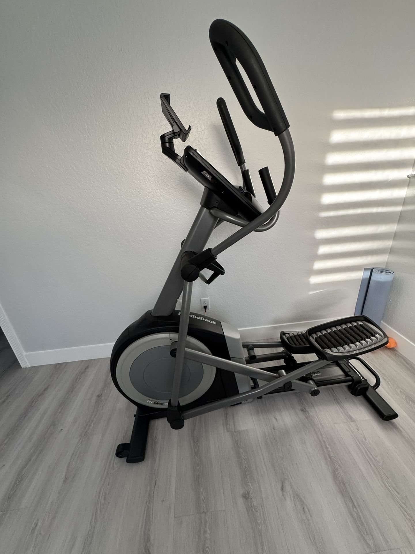 Nordictrack Elliptical Like New