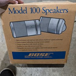 Bose Model 100 Speaker Set 