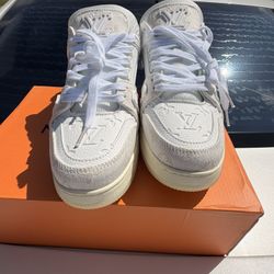 Lv Trainer Sneakers