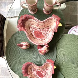 TEMPTATIONS Chicken & Pig Themed Plus
