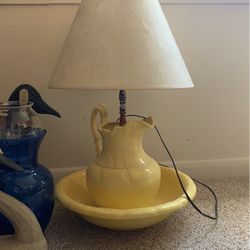 Yellow water, basin lamp