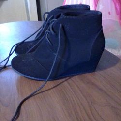 Women's Size 8 Wedge Boots 