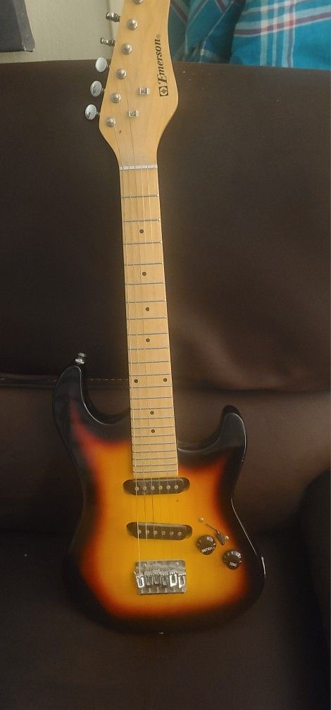 Emerson Multicolor Sunburst Right-Handed 6 String Electric Guitar × 1