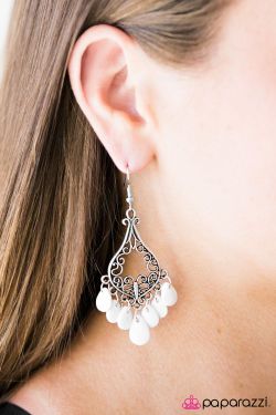 Gorgeous silver hanging earrings with white beads new