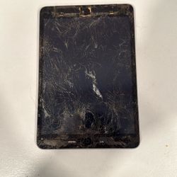 iPad Mini 2 (For parts)