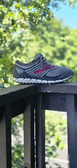 Brooks Ariel 18