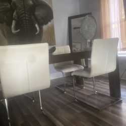 John V Shultz,Dinning Room Table !! 