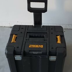 DeWalt Rolling Tool Box