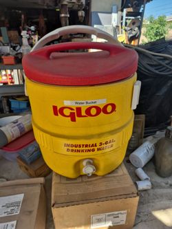 Igloo water cooler