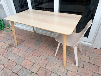 Modern Dining Table Set with 4 Chairs – Excellent Condition