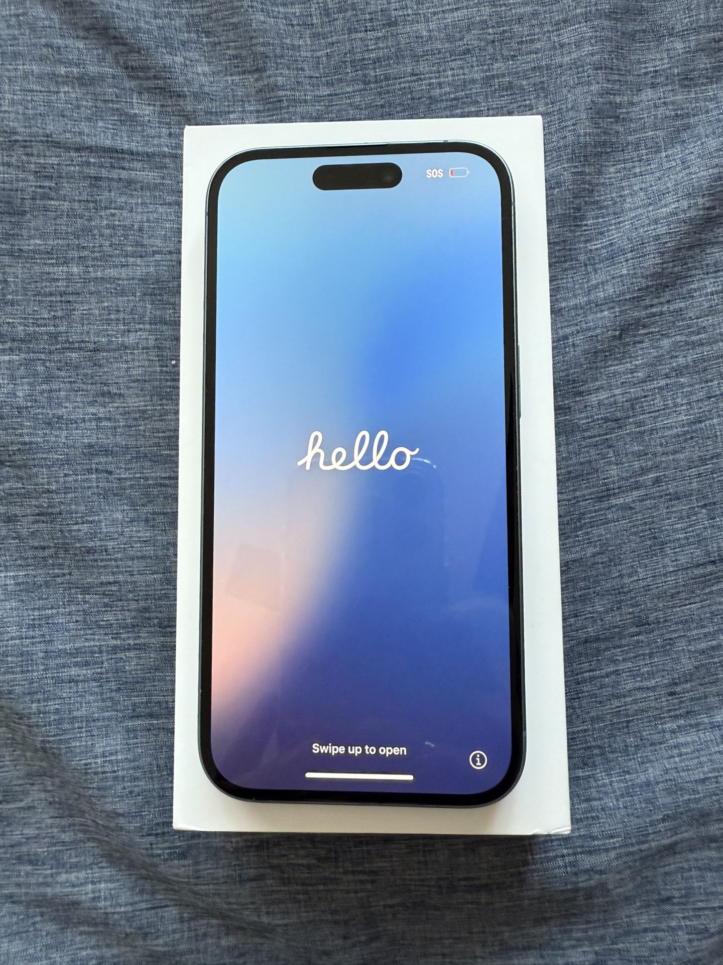 iPhone 16 Teal