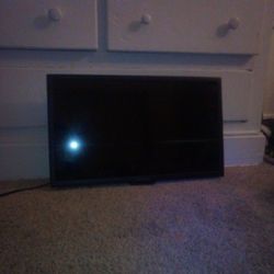 24’' Inch Insignia Fire Tv ( AVAILABLE FOR PICK UP NOW)
