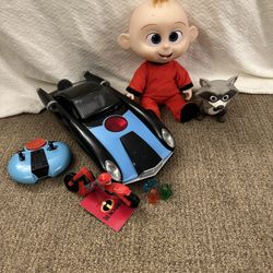 RARE-Incredibles 2 Jack-Jack Attacks with Racoon and bonus car, mcdonald toy and rings