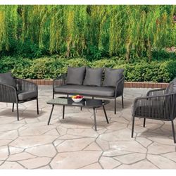 New Outdoor Patio Set! Includes Free Delivery 🚚!