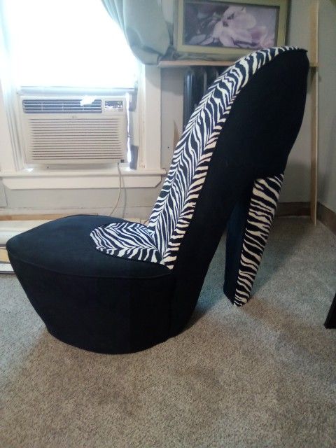 Black/Zebra Plush Stiletto Chair