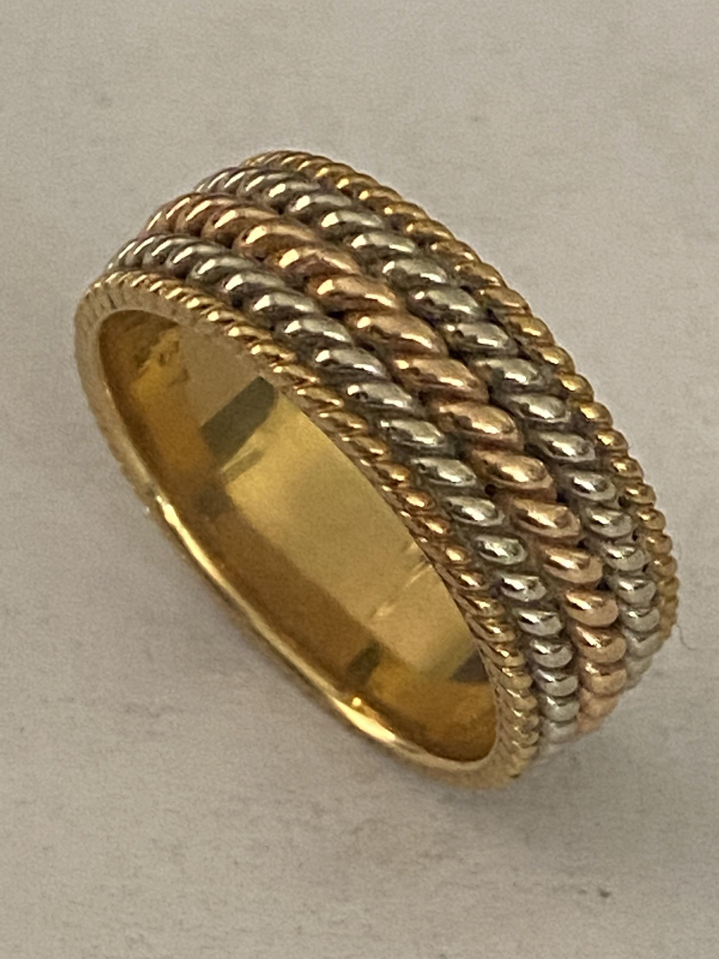 18K GOLD RING