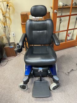 Invacare Pronto M51 Power Wheelchair