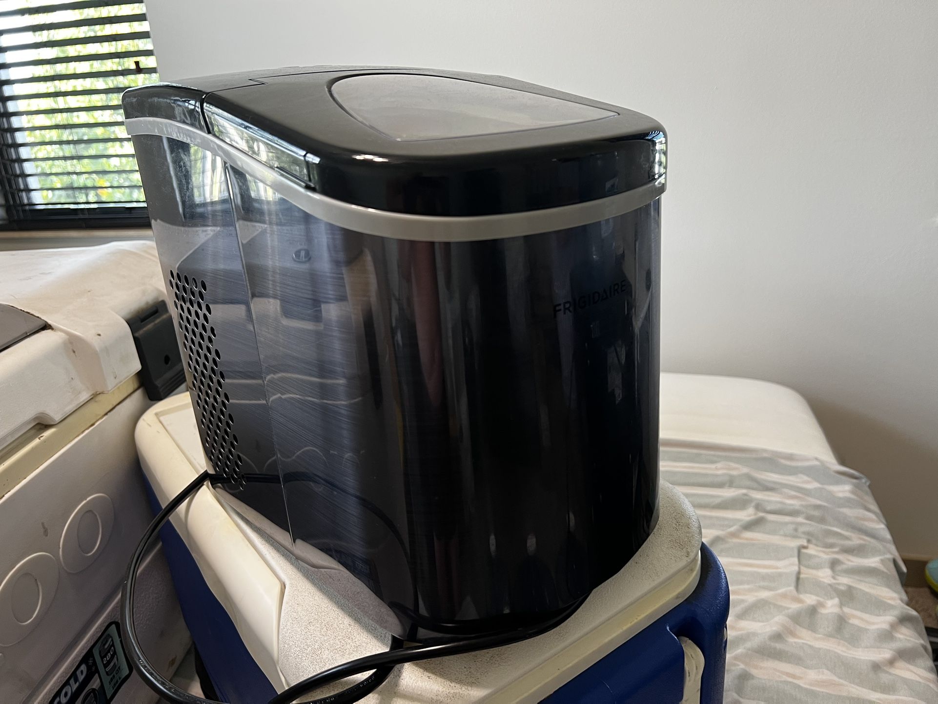 Frigidaire Ice Maker