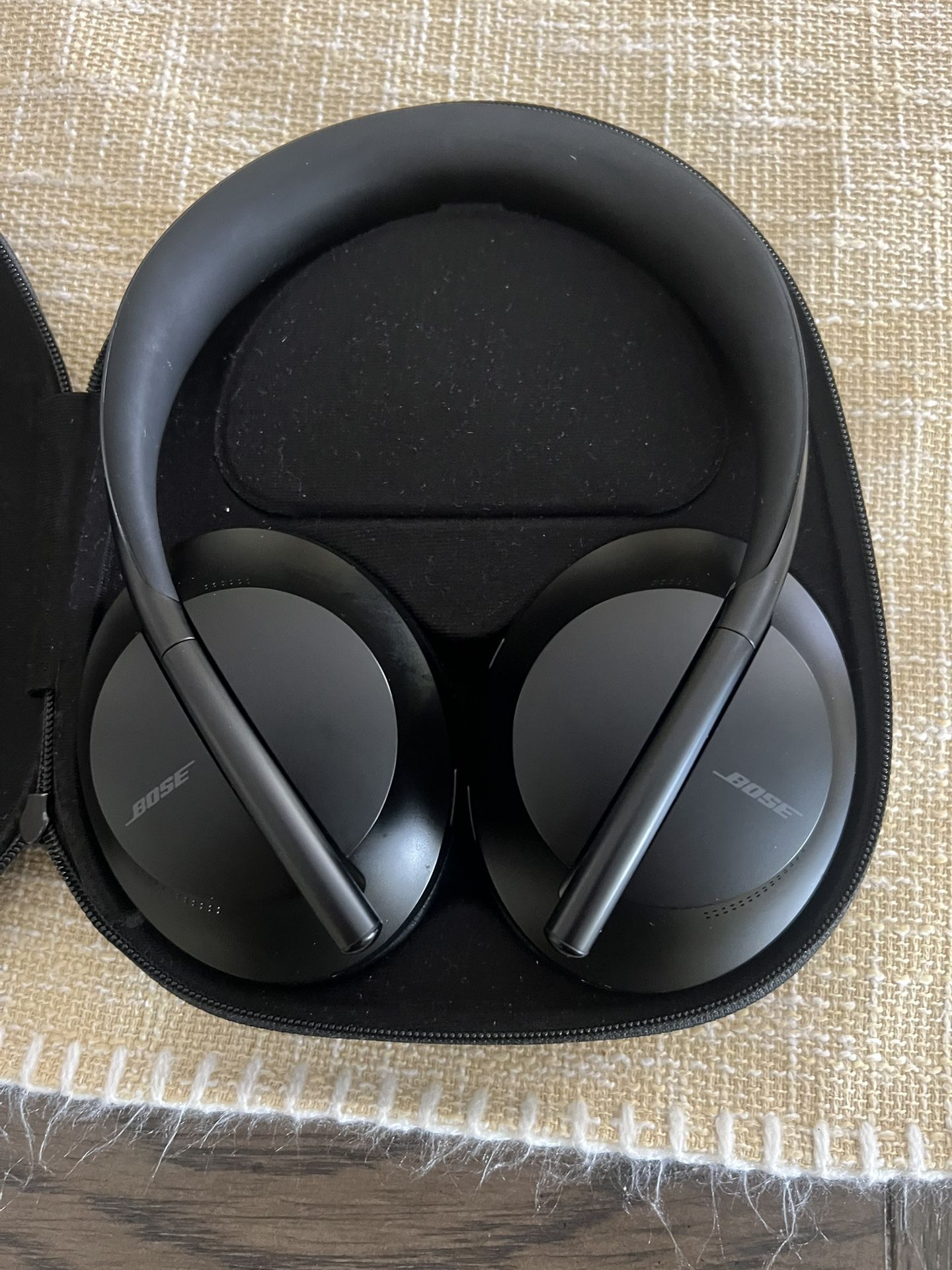 BOSE Headphones 700 Wireless 
