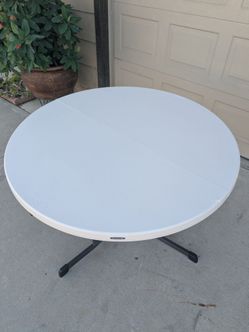 Lifetime Round Folding Table