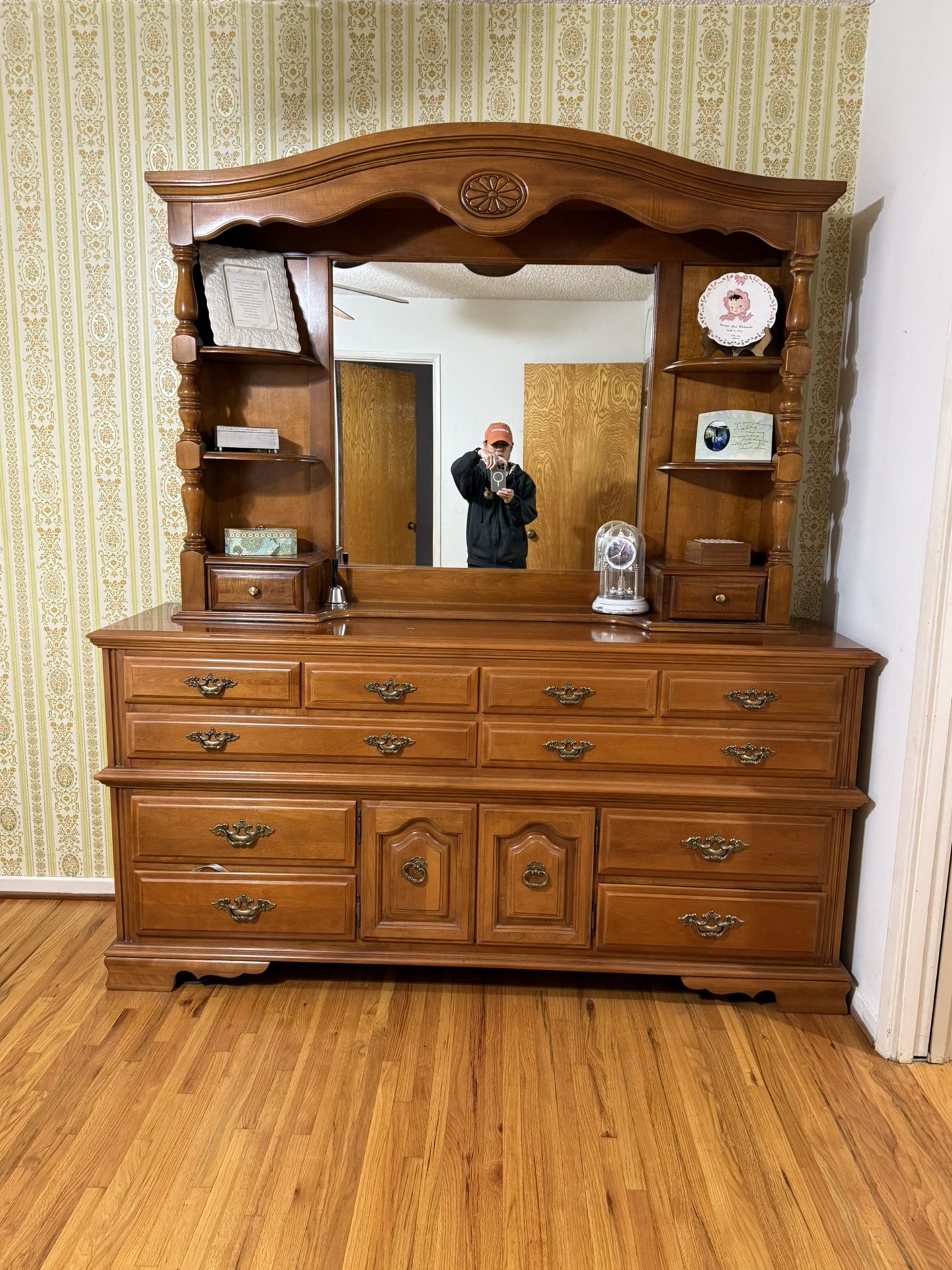 Dresser and 2 Nightstands