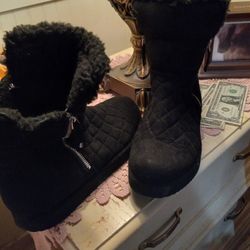 Newer Black Suede Shorter Boots Size 8.5 To 9
