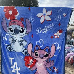 Blankets.    Vengase Estamos Aquí 84 Ave Indian School 