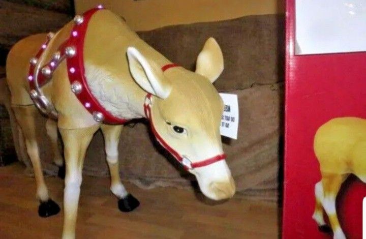 HOME ACCENT HOLIDAY BY HOME DEPOT, EXTRA LARGE CHRISTMAS LIGHTED BLOW MOLD FEMALE REINDEER, 8 HOURS TIMER, DIMENSIONS, 4.5 FT. HEIGHT, BRAND NEW BOXED