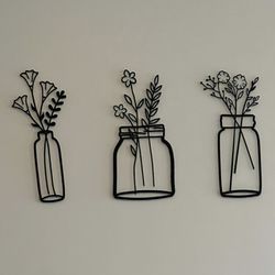 Metal Flower/Vase Wall Art