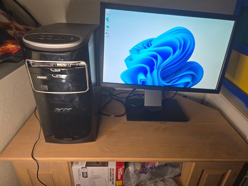 Combo Computer And Monitor / Open To Trade