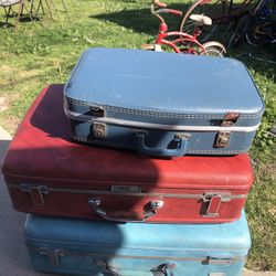 VINTAGE SUITCASES ESCORT AMERICAN TOURIST 