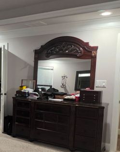 Bedroom Furniture Set