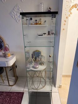 4-tier glass and wood vitrine