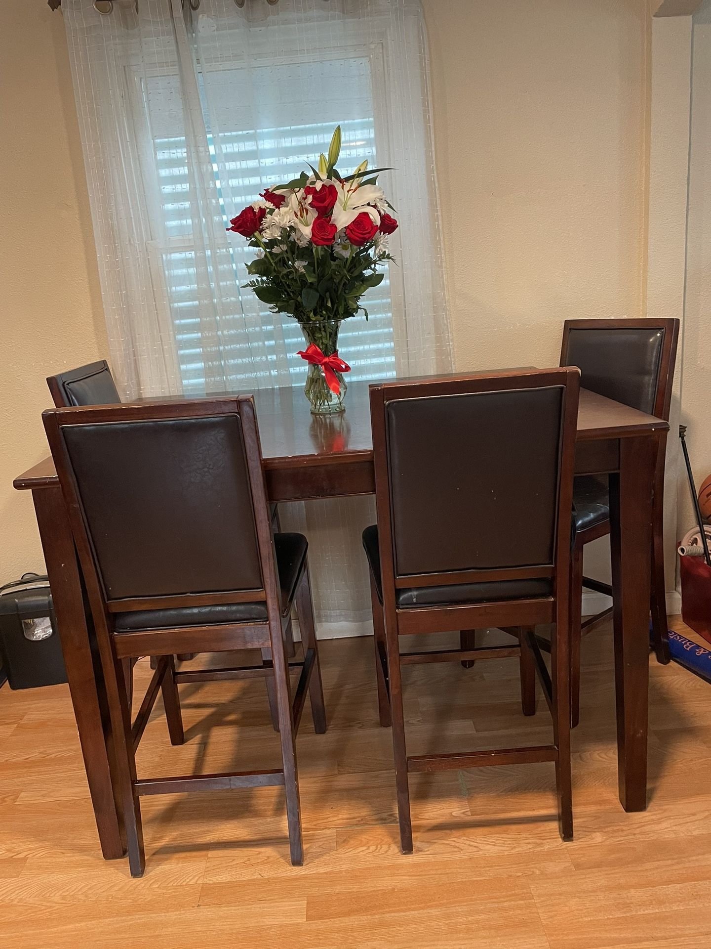 Used Wood Extendable Dining Table Set for Sale in Oakland, CA - OfferUp