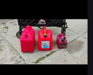 Set of 3 Red Plastic Gas Cans