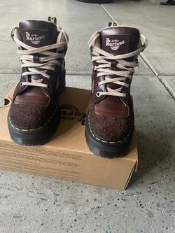 DR MARTENS SIZE 8